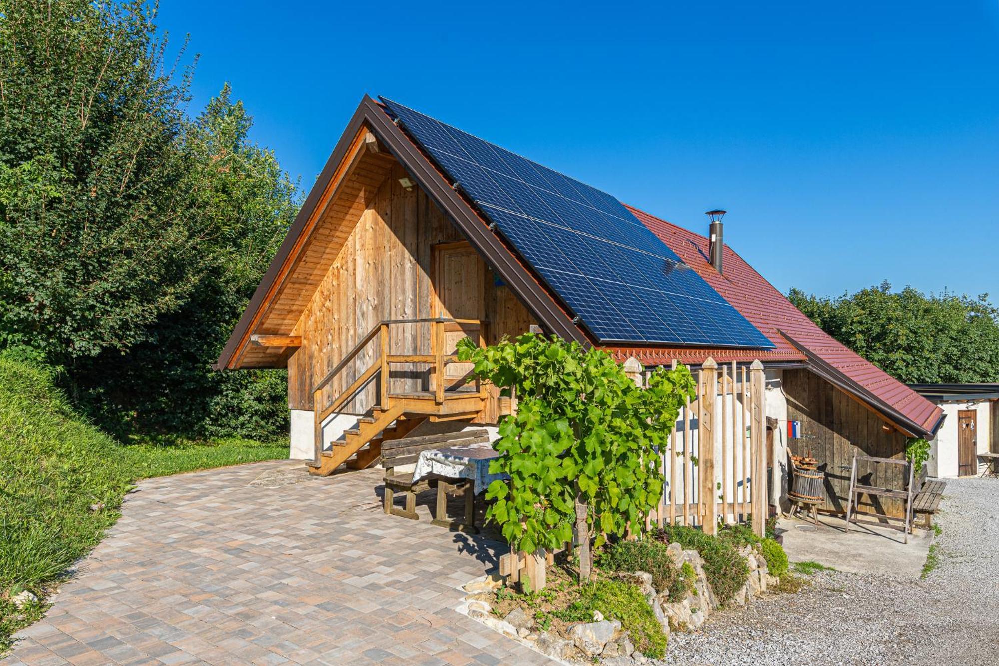 Vineyard Cottage Skatlar 3 Otocec Exterior photo