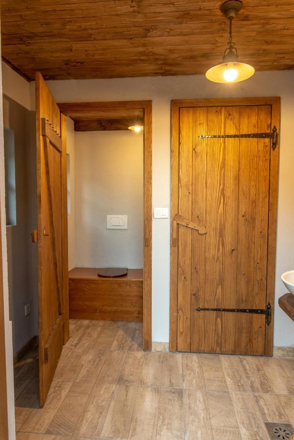 Vineyard Cottage Skatlar 3 Otocec Exterior photo